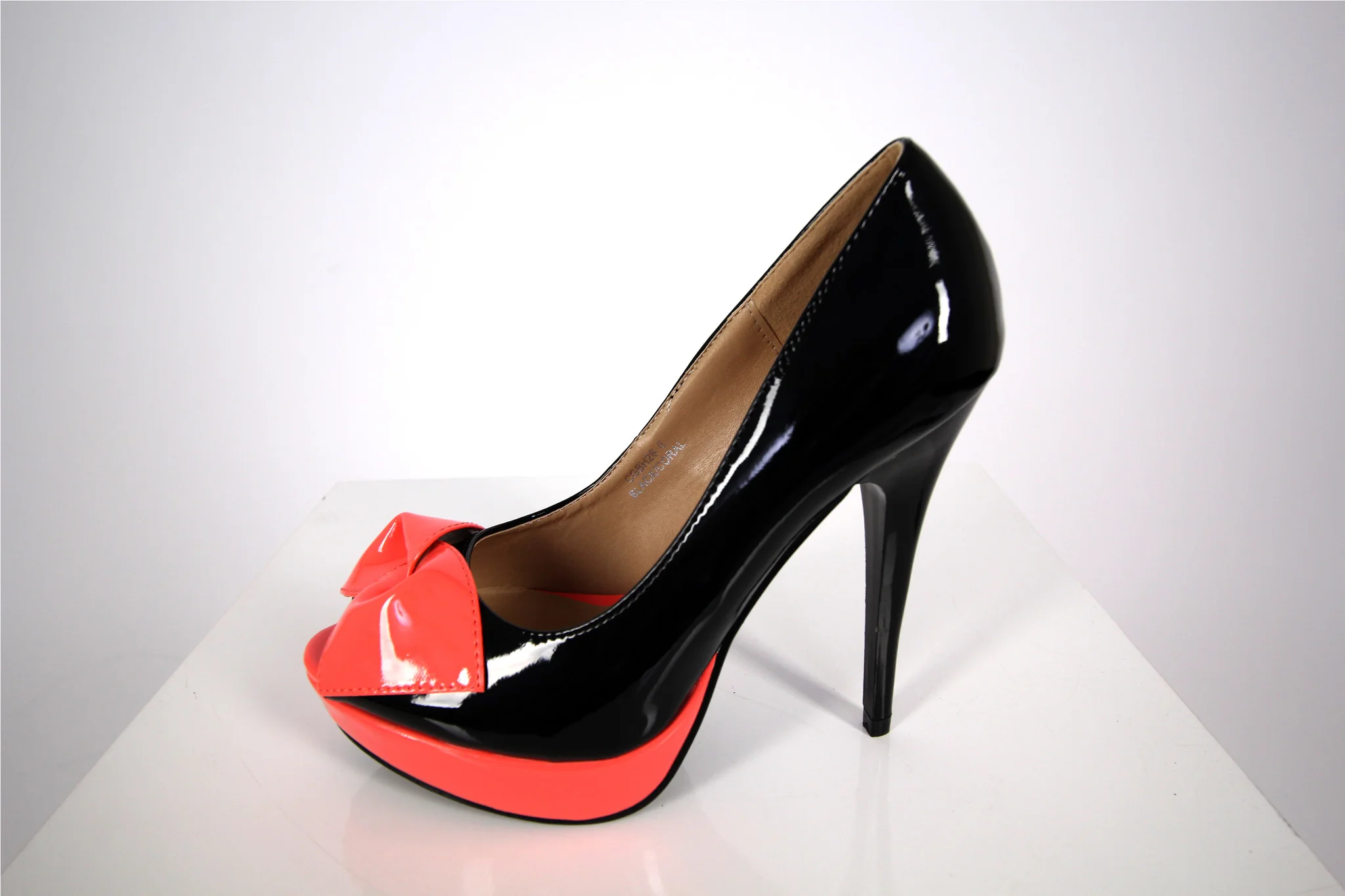 Bow Heels - Image 3
