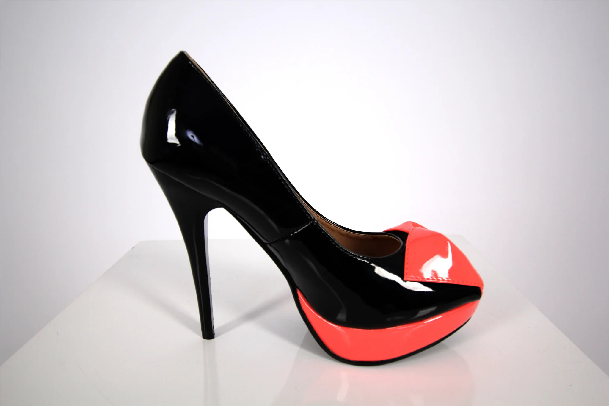 Bow Heels - Image 4