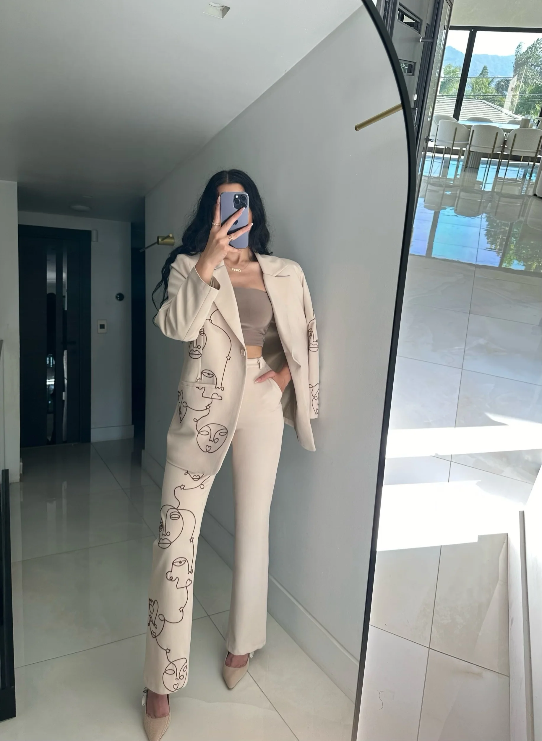 'Faces' Blazer x Pants Set - Image 2